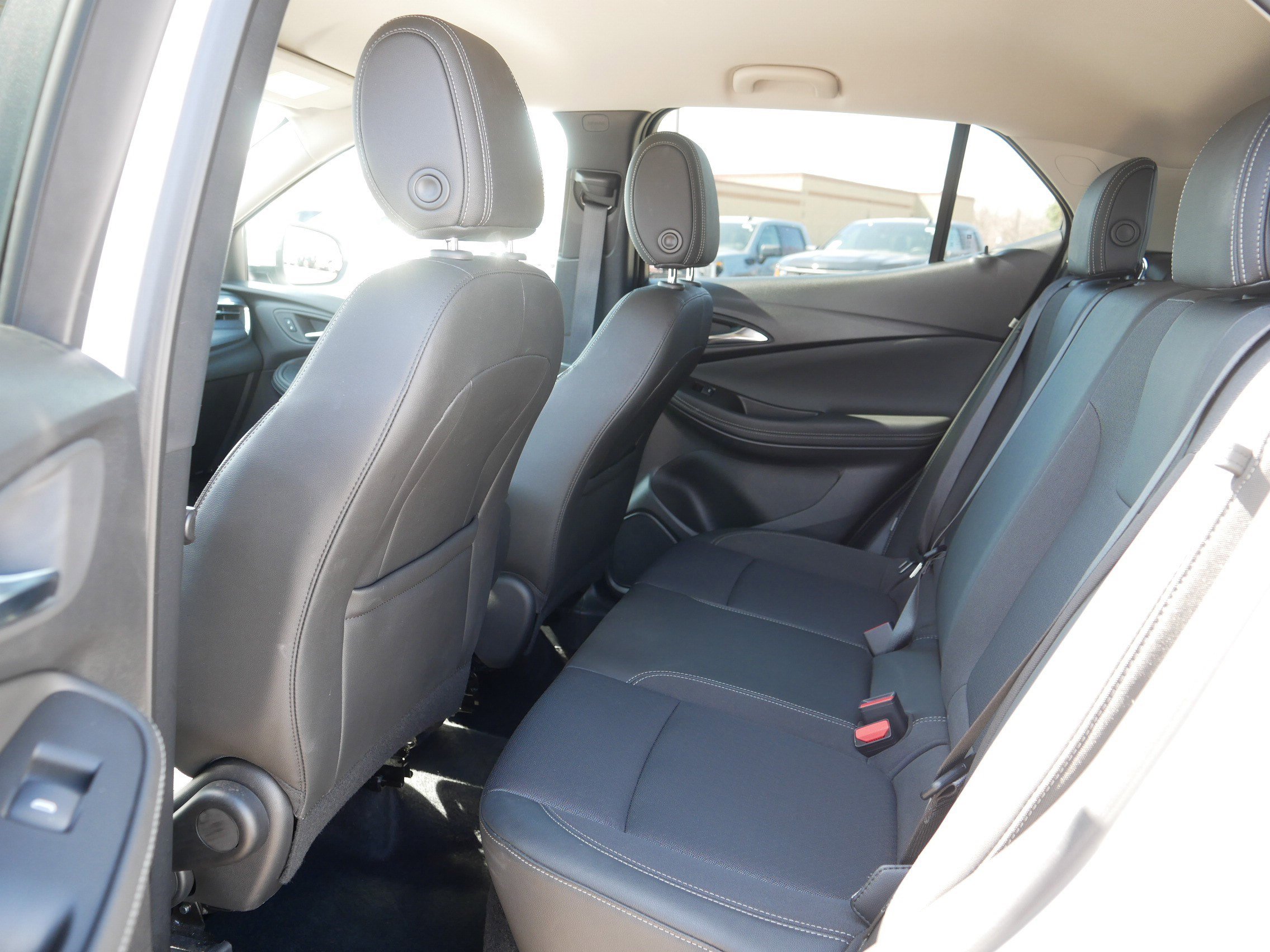 Used 2025 Buick Encore GX Preferred AWD/4WD image 35