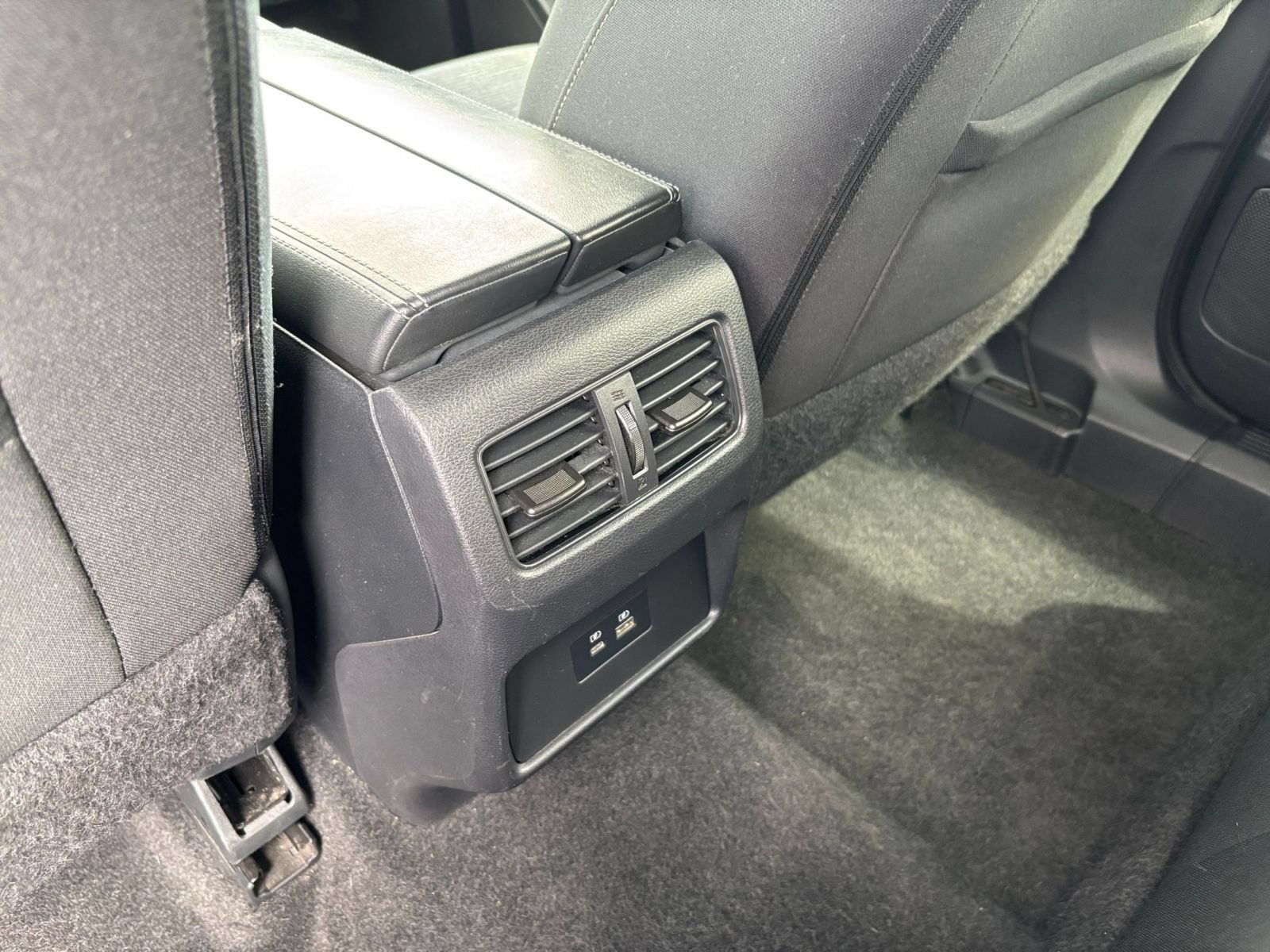 Used 2022 Nissan Rogue SV FWD image 19