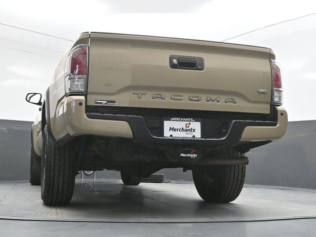 Used 2020 Toyota Tacoma TRD Off-Road w/ Technology Package AWD/4WD image 36