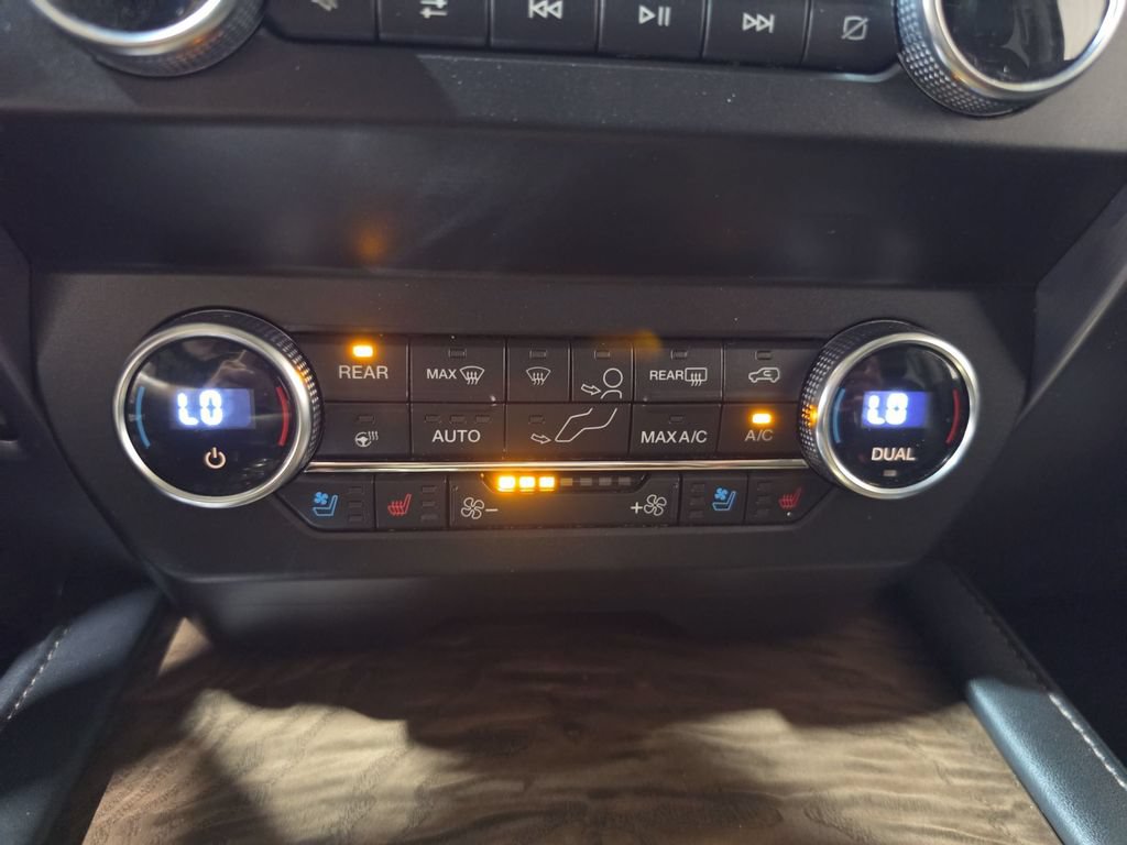 Used 2020 Ford Expedition Platinum AWD/4WD image 17