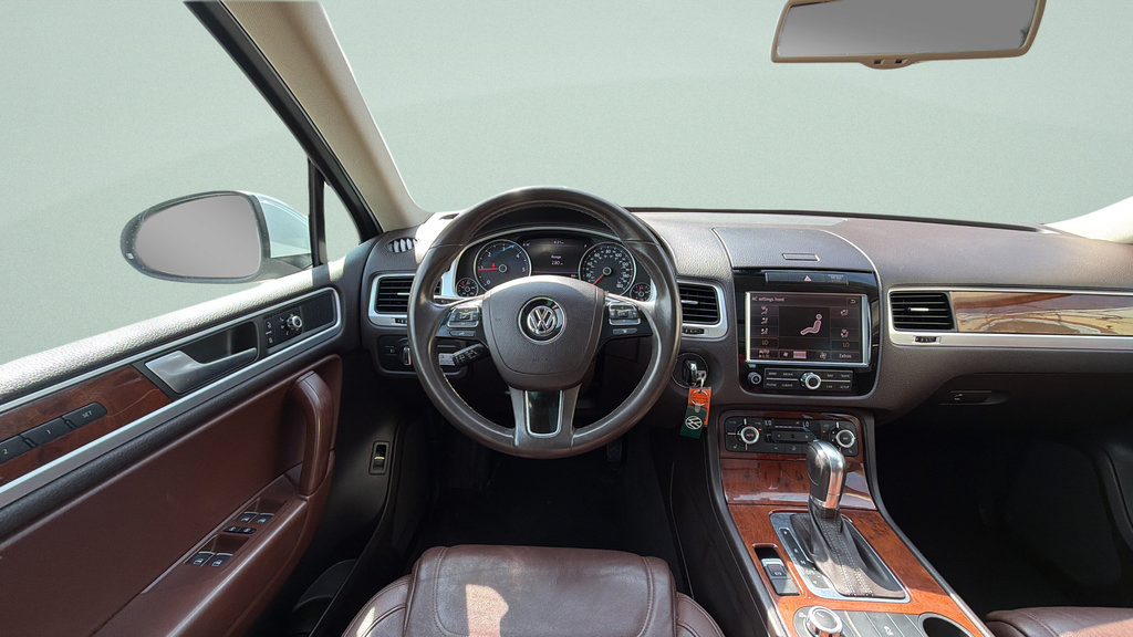 Used 2013 Volkswagen Touareg Sport AWD/4WD image 12