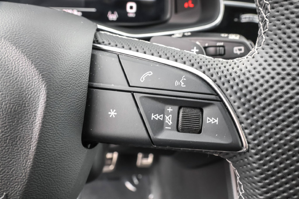 Used 2025 Audi SQ8 Premium Plus w/ S Sport Package AWD/4WD image 24