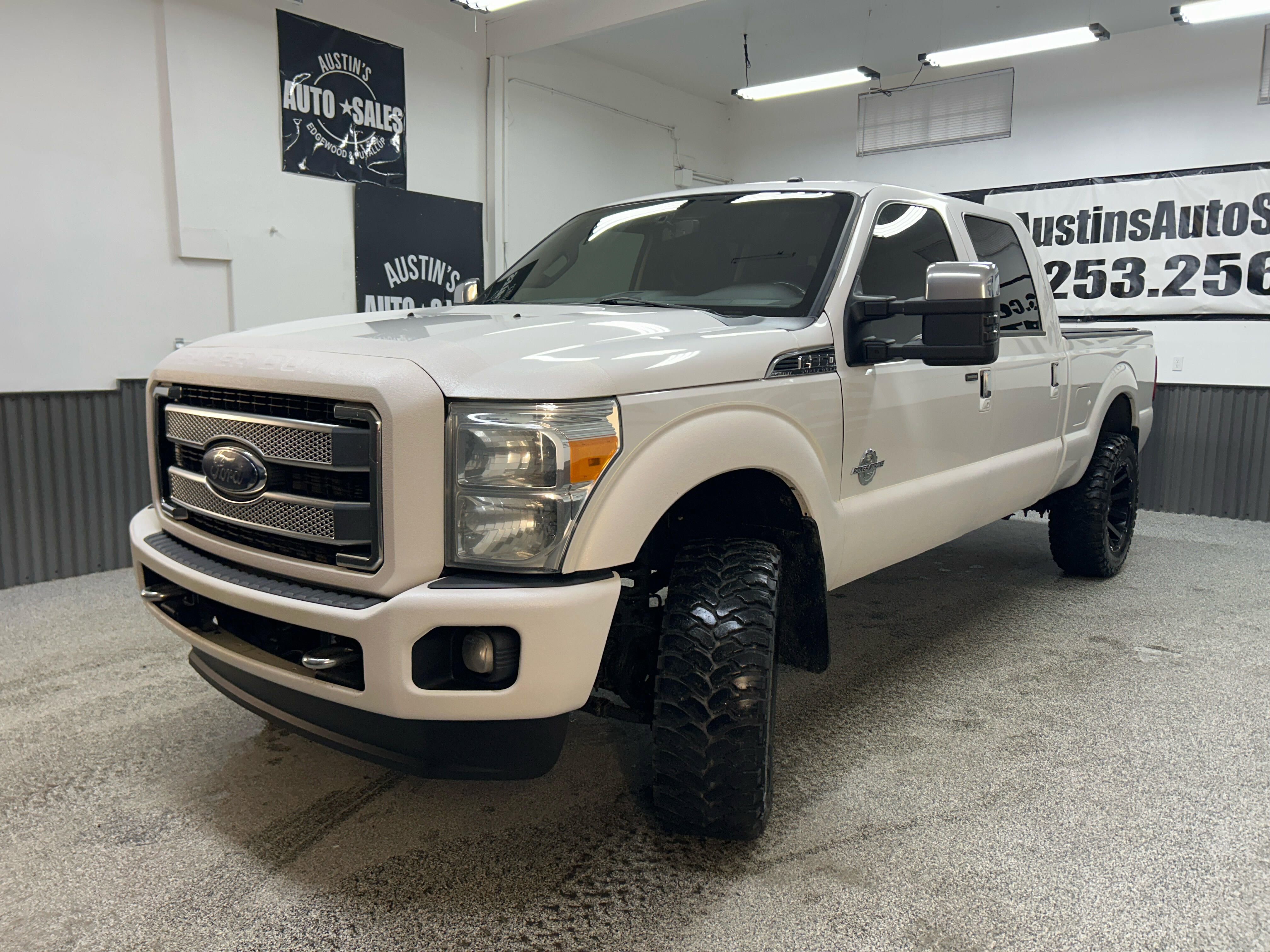 Used 2014 Ford F350 Platinum w/ Platinum Package image 3