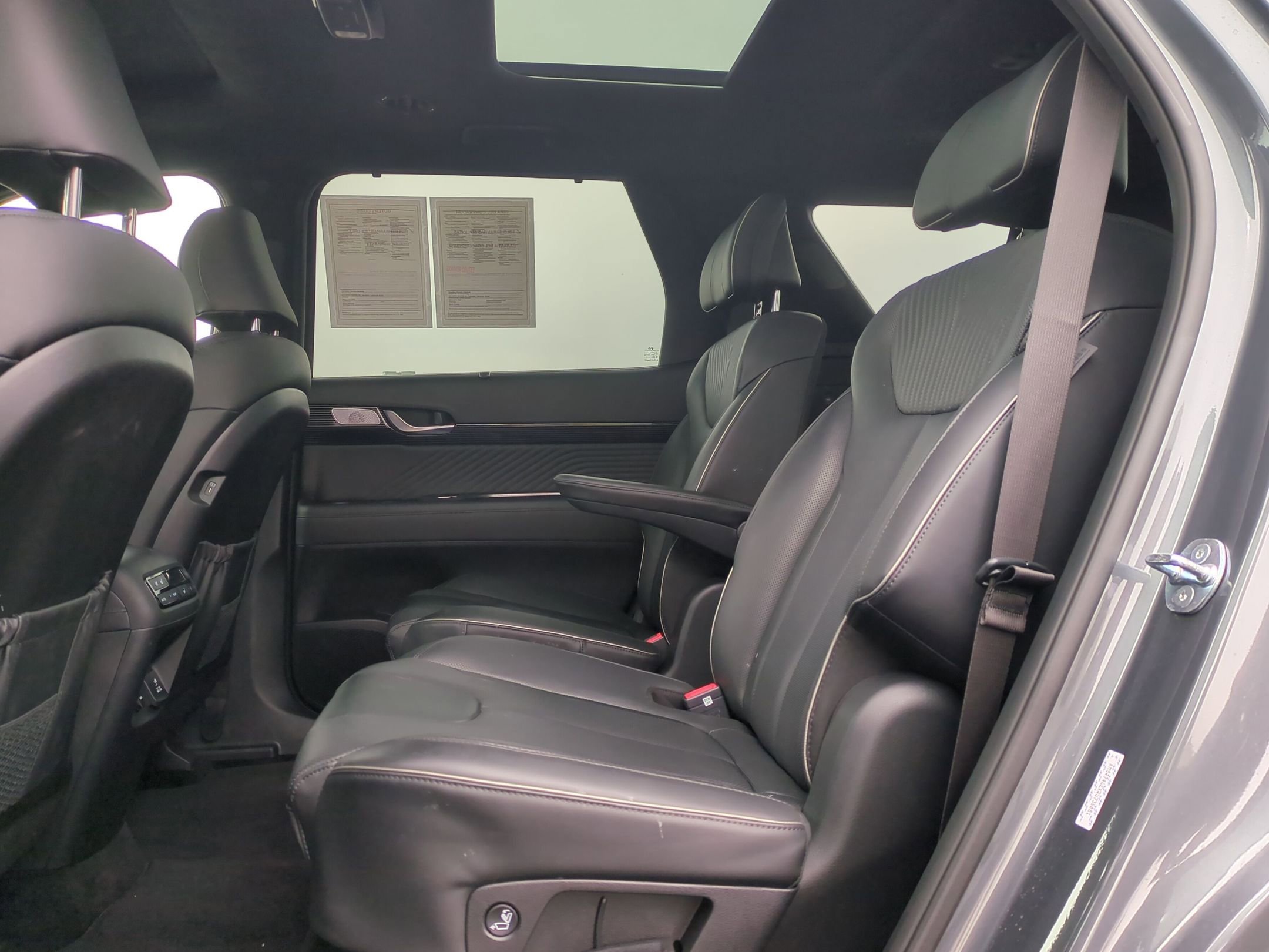 Used 2024 Hyundai Palisade Calligraphy image 13
