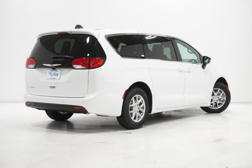 New 2026 Chrysler Voyager LX FWD image 25