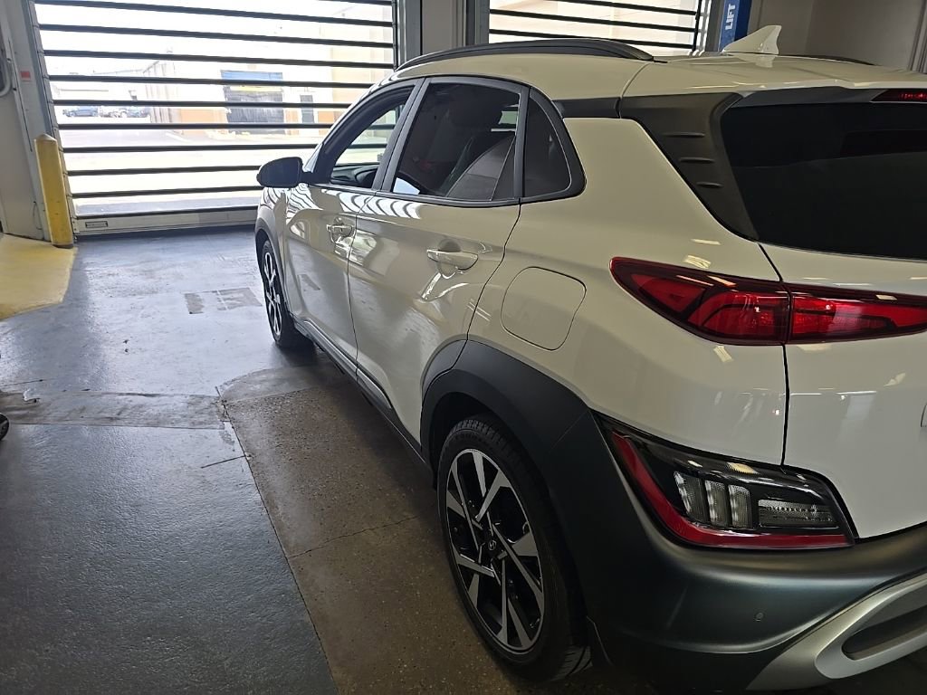 Used 2023 Hyundai Kona Limited w/ Cargo Package FWD image 2