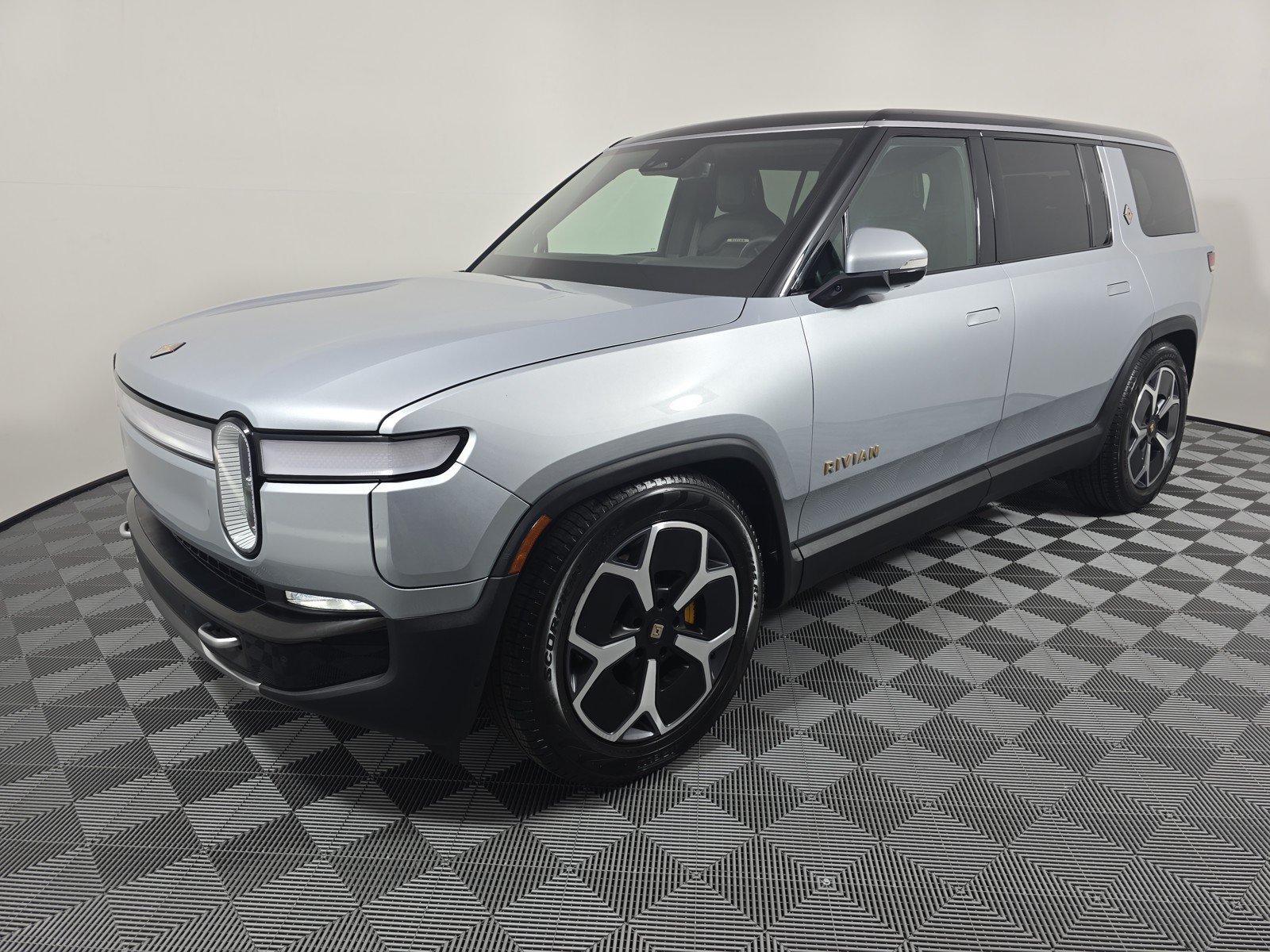 Used 2024 Rivian R1S Adventure
