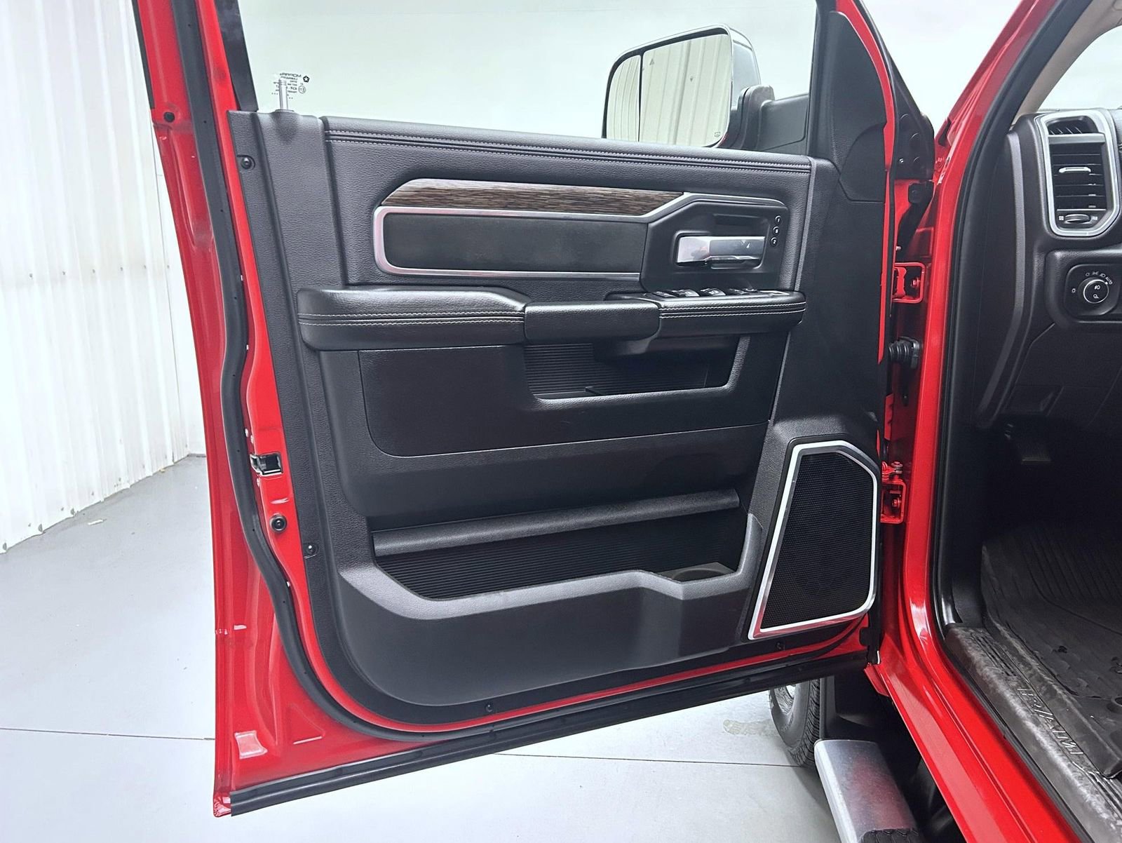 Used 2020 RAM 3500 Laramie image 9