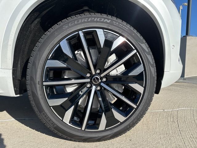 New 2026 Volvo XC90 B6 Ultra w/ Protection Package image 9
