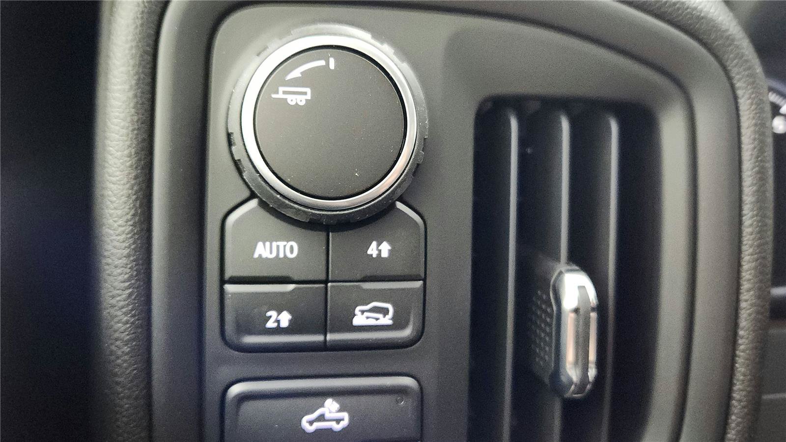 Used 2026 Chevrolet Silverado 1500 Custom AWD/4WD image 32