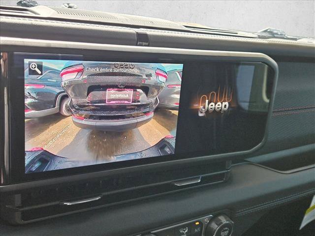 New 2026 Jeep Gladiator Rubicon w/ Steel Power Dome Hood Package AWD/4WD image 13
