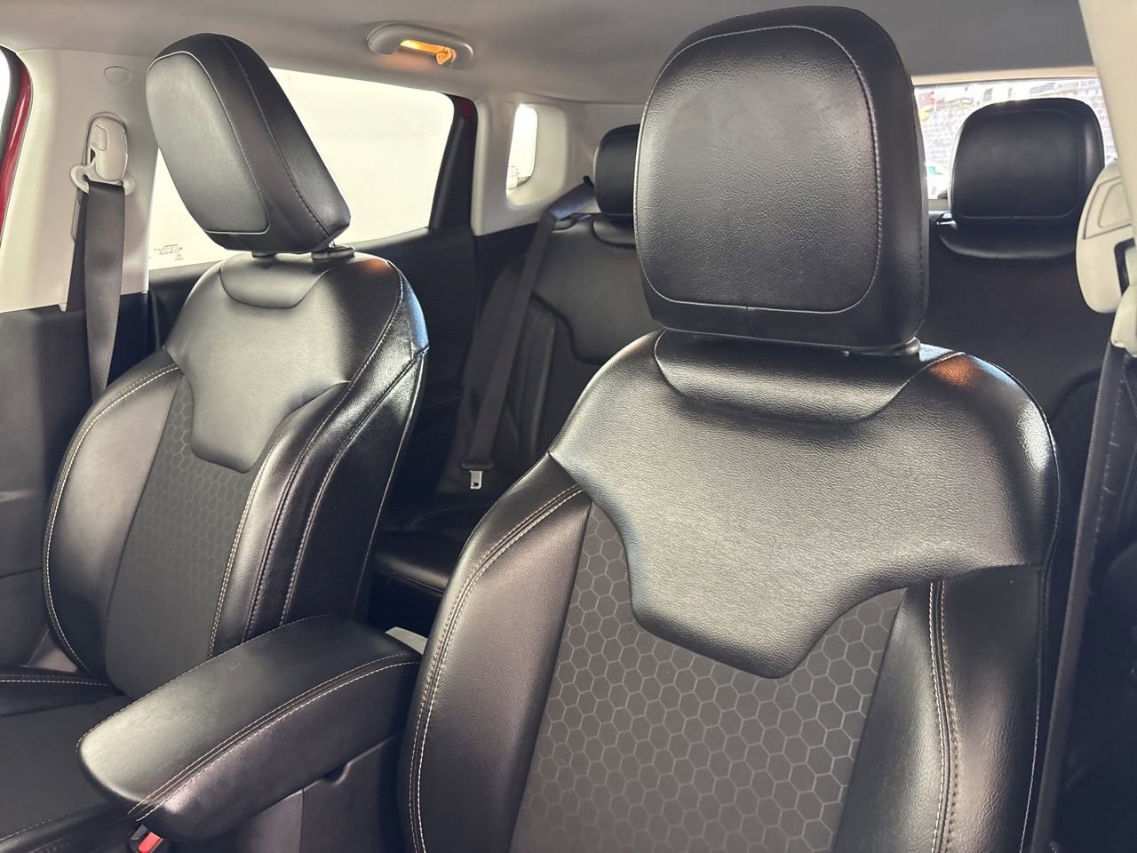 Used 2019 Jeep Compass Latitude image 10