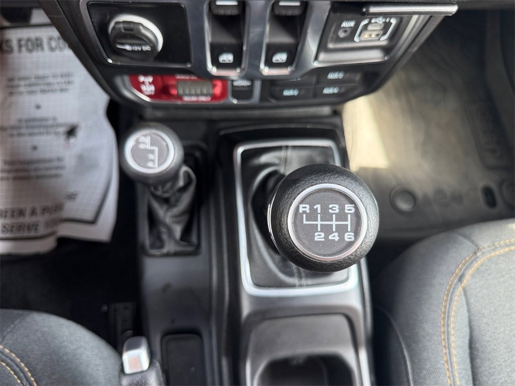 Used 2025 Jeep Wrangler Willys image 27