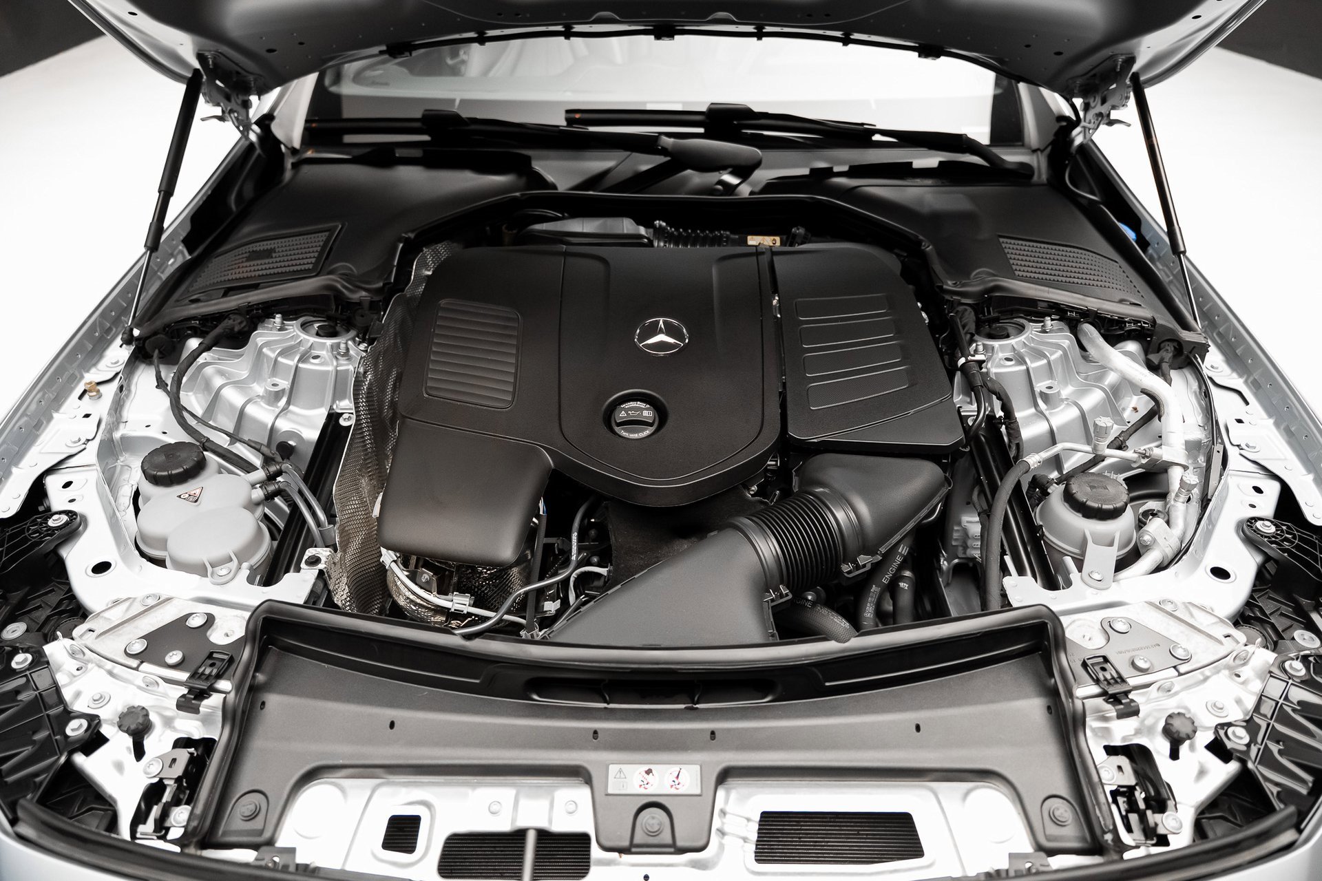 Used 2024 Mercedes-Benz CLE 300 4MATIC Cabriolet image 75