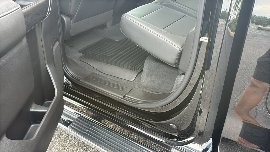 Used 2021 Chevrolet Silverado 1500 LTZ AWD/4WD image 28