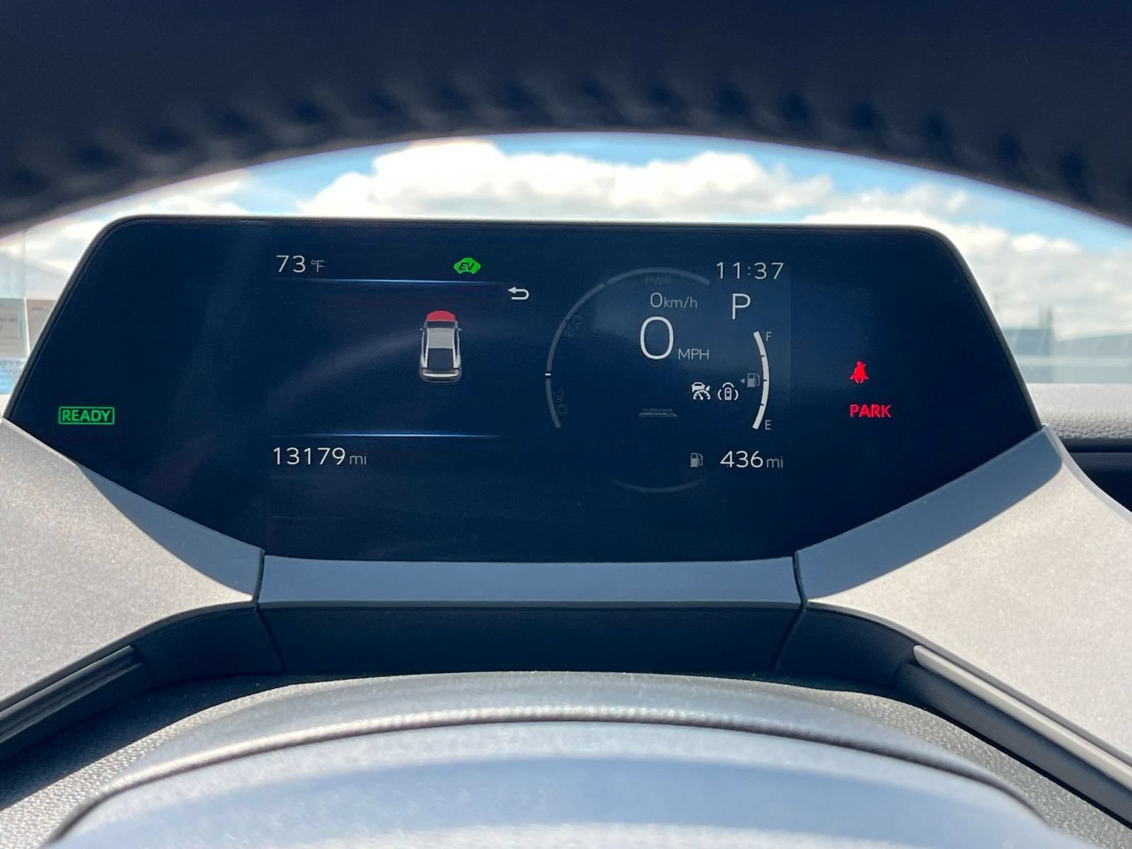 Used 2025 Toyota Prius LE FWD image 39