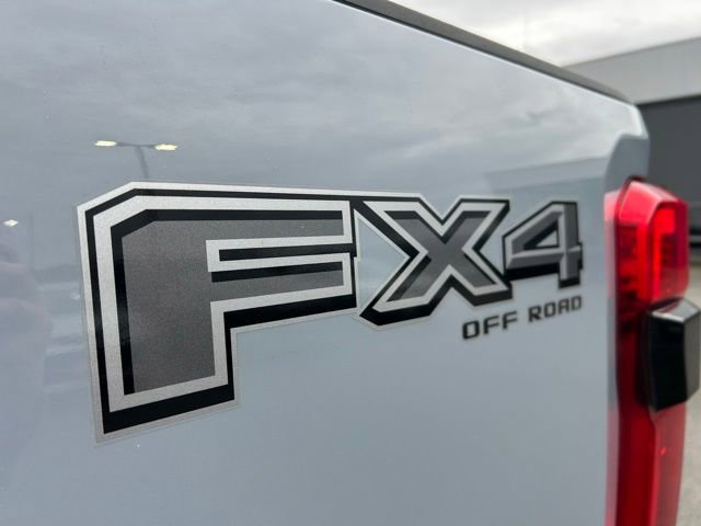 Used 2025 Ford F350 Lariat w/ Black Appearance Package image 11