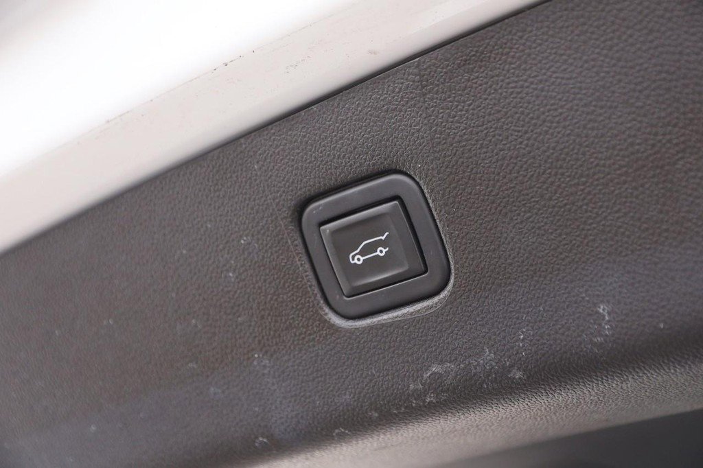 Used 2024 Chevrolet Blazer LT image 8