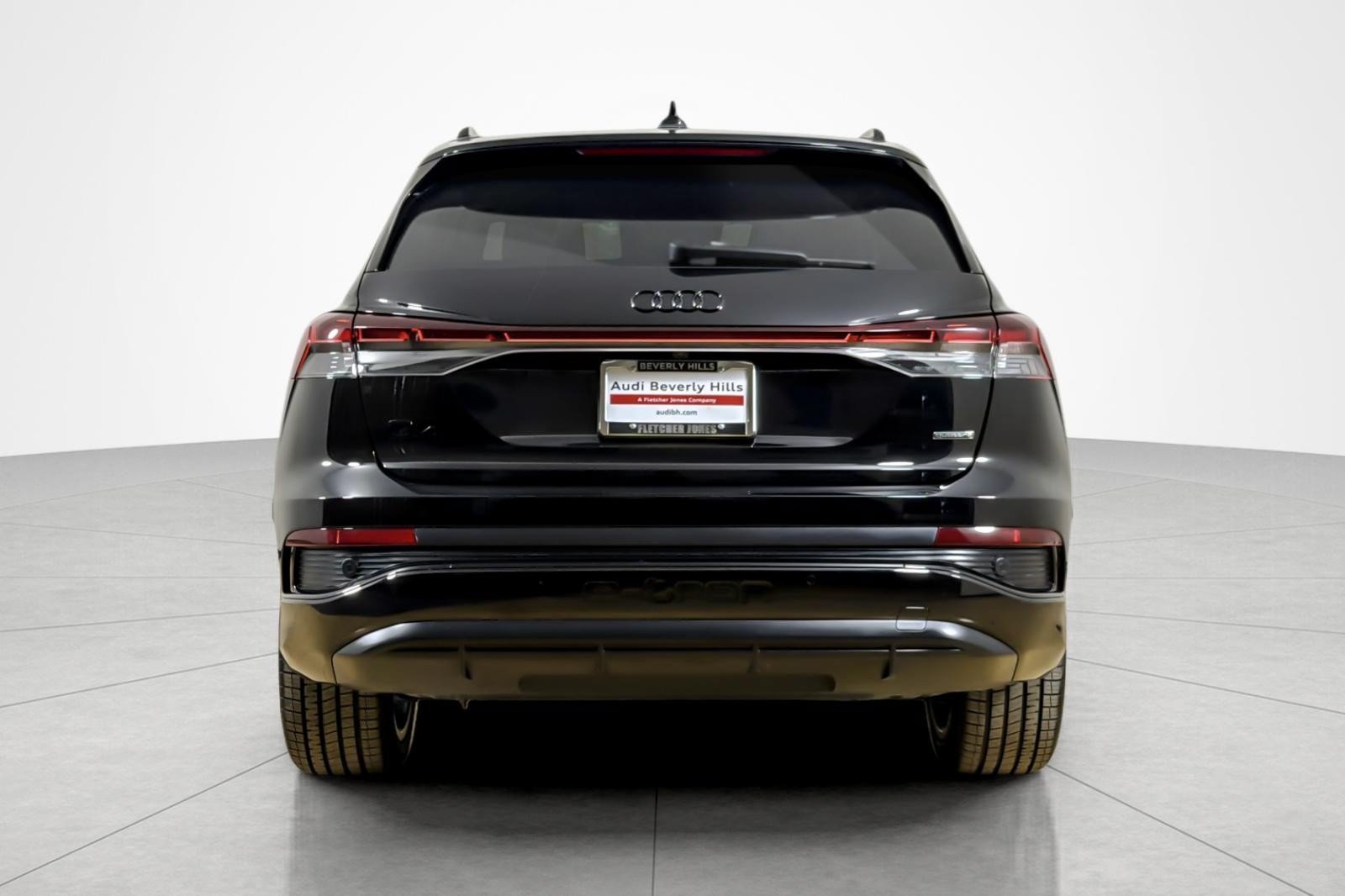 Certified 2023 Audi Q4 e-tron Prestige w/ Black Optic Package AWD/4WD image 4