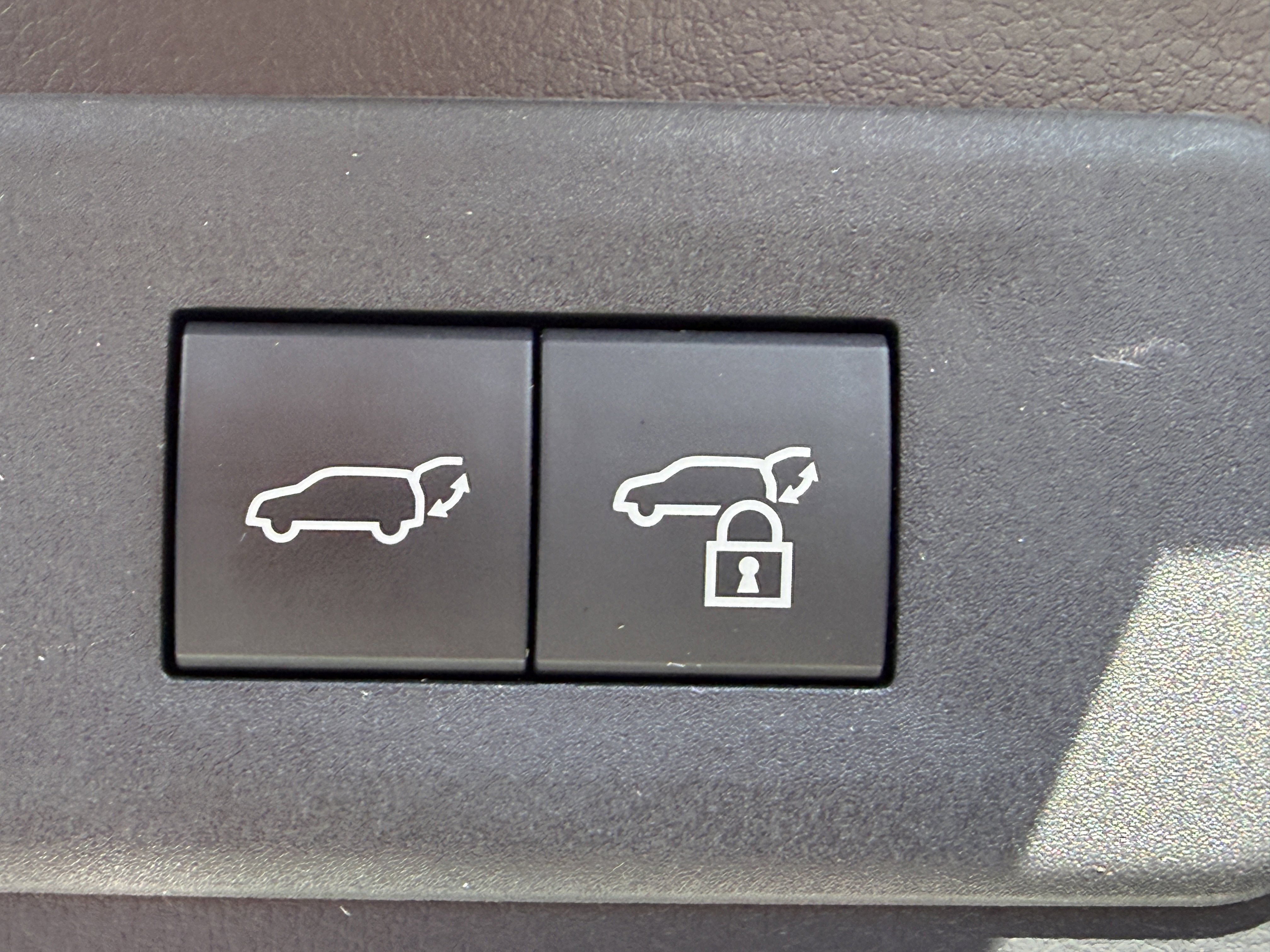 Used 2025 Lexus NX 450h+ F Sport image 10