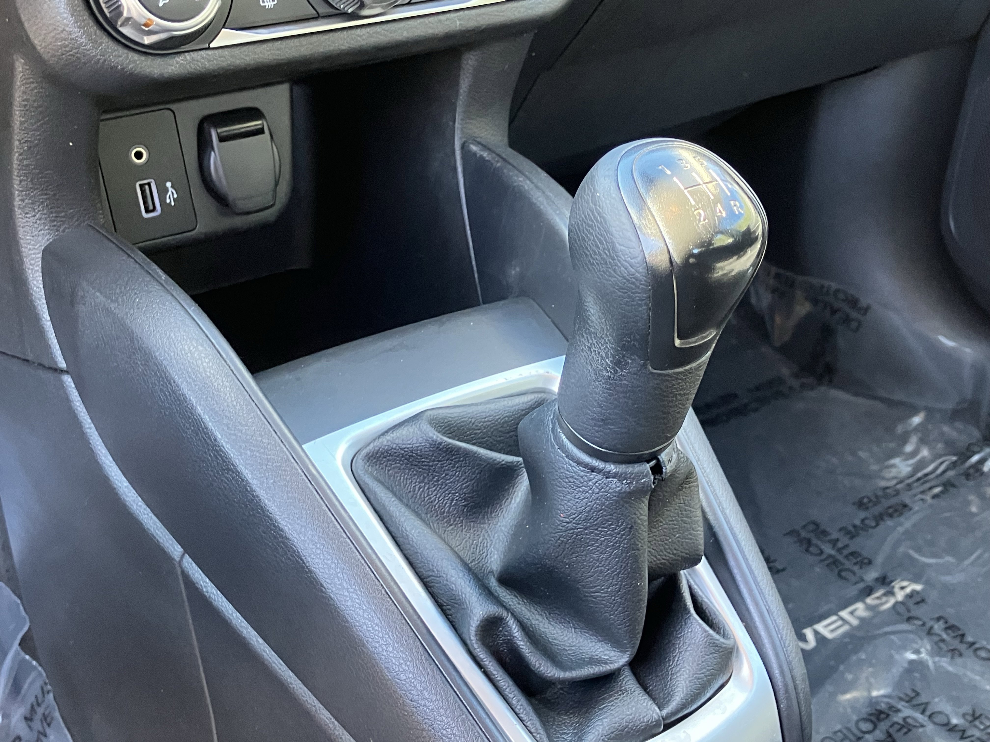 Used 2022 Nissan Versa S image 27