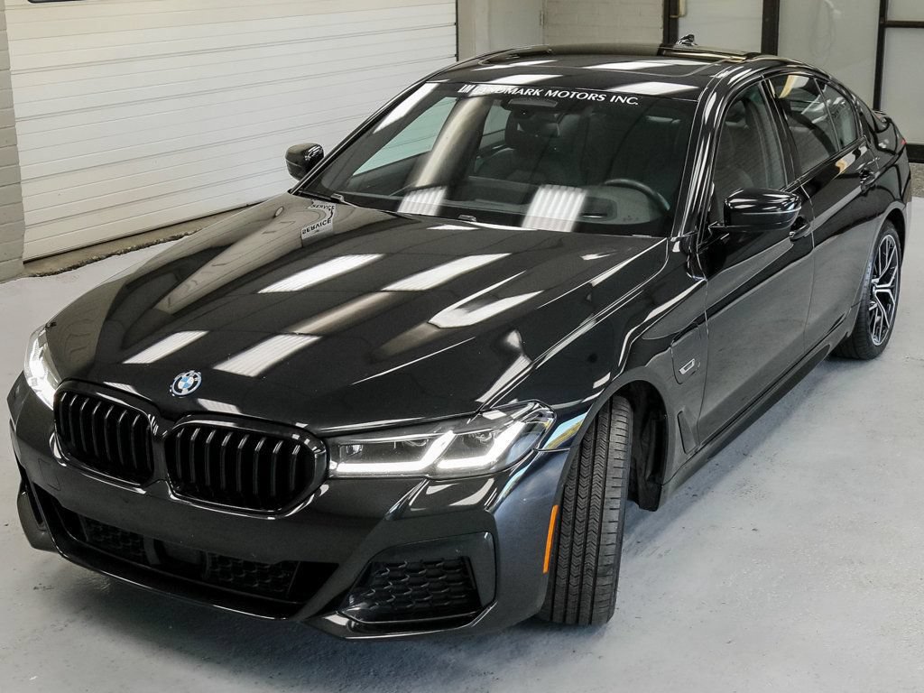 Used 2023 BMW 530e xDrive w/ Premium Package AWD/4WD image 8