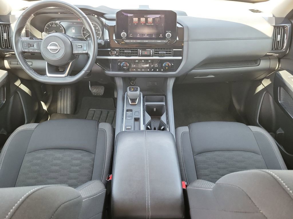 Used 2025 Nissan Pathfinder SV FWD image 13
