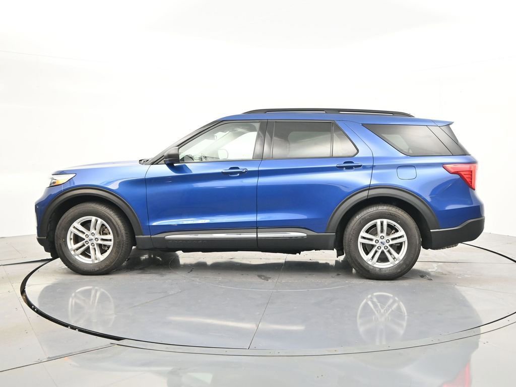 Used 2023 Ford Explorer XLT w/ Equipment Group 202A image 9