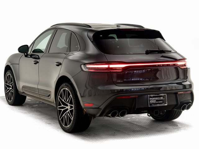 Certified 2025 Porsche Macan image 3