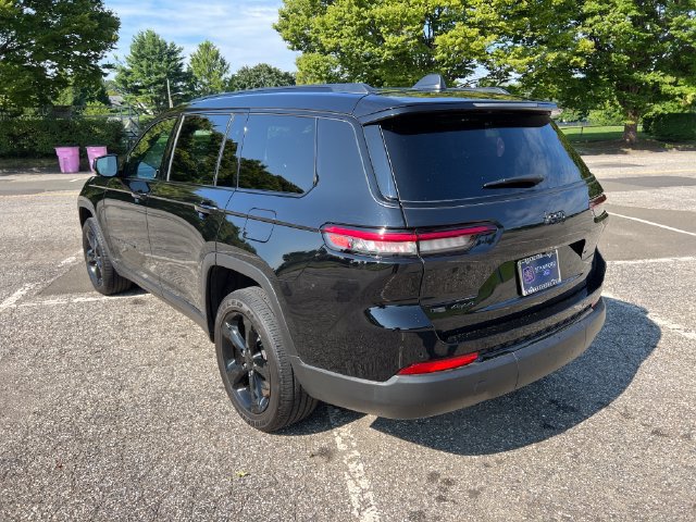 Used 2023 Jeep Grand Cherokee L Laredo AWD/4WD image 7