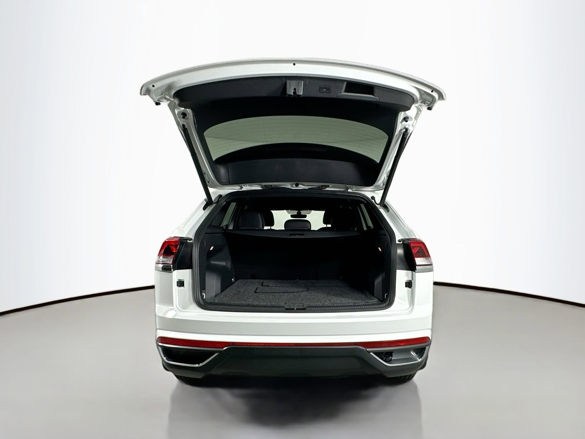 Certified 2021 Volkswagen Atlas Cross Sport SE image 23