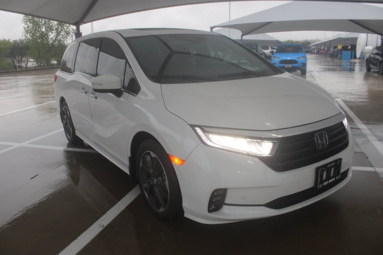 Used 2024 Honda Odyssey Elite image 8