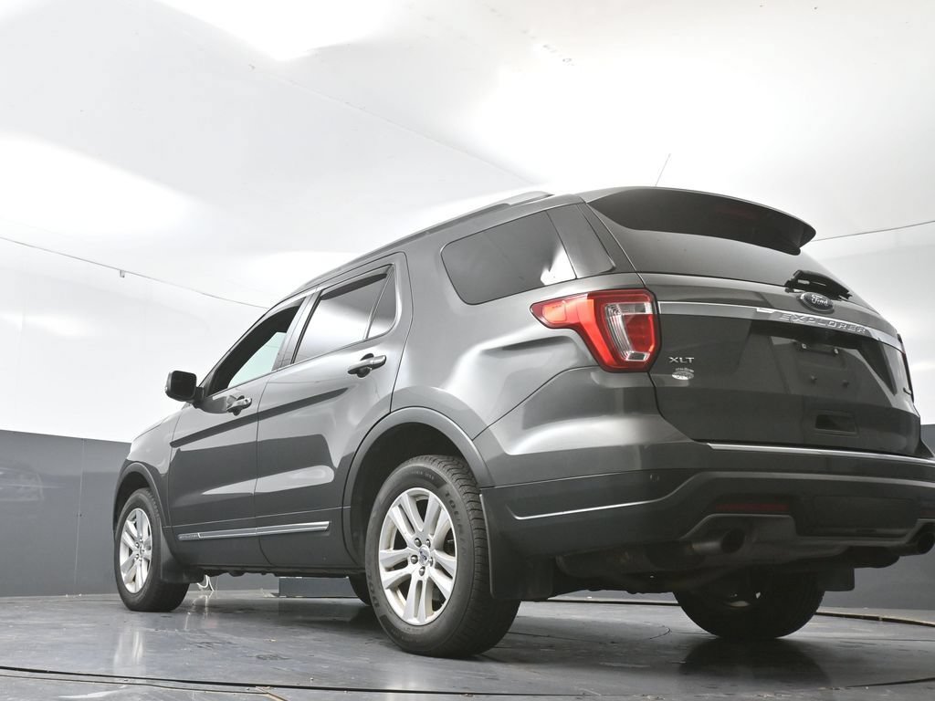 Used 2018 Ford Explorer XLT w/ Equipment Group 202A AWD/4WD image 29