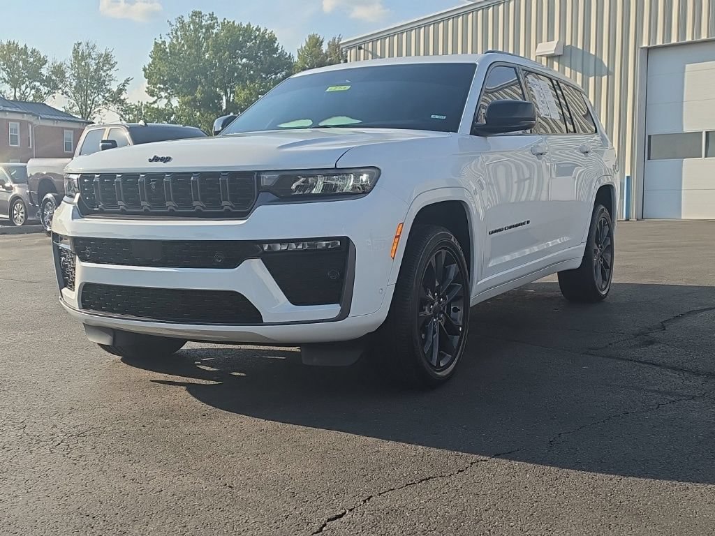 Used 2026 Jeep Grand Cherokee L Limited AWD/4WD image 3
