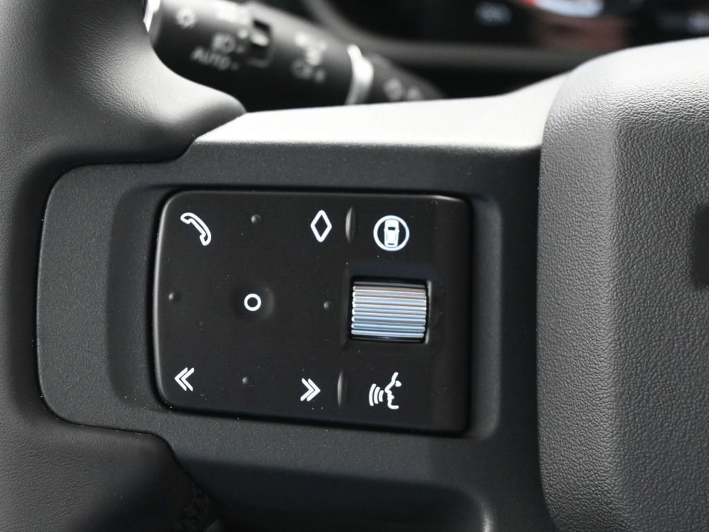 New 2026 Land Rover Defender 110 X-Dynamic SE AWD/4WD image 18