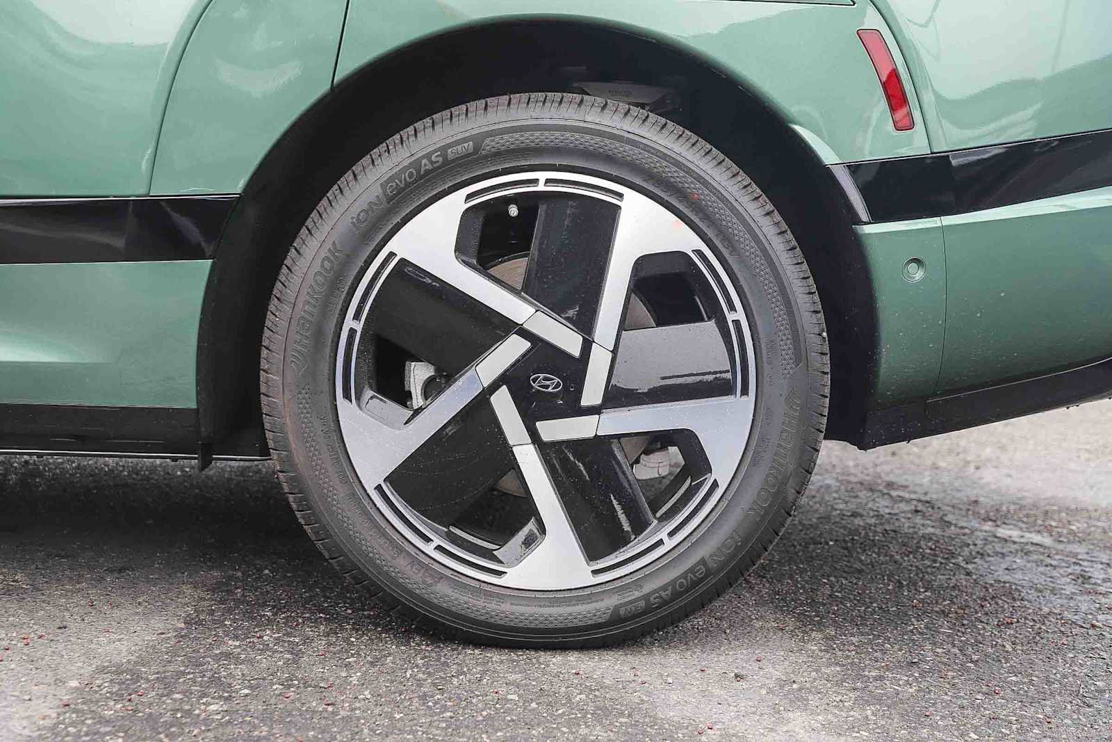 New 2026 Hyundai Ioniq 9 Calligraphy image 12