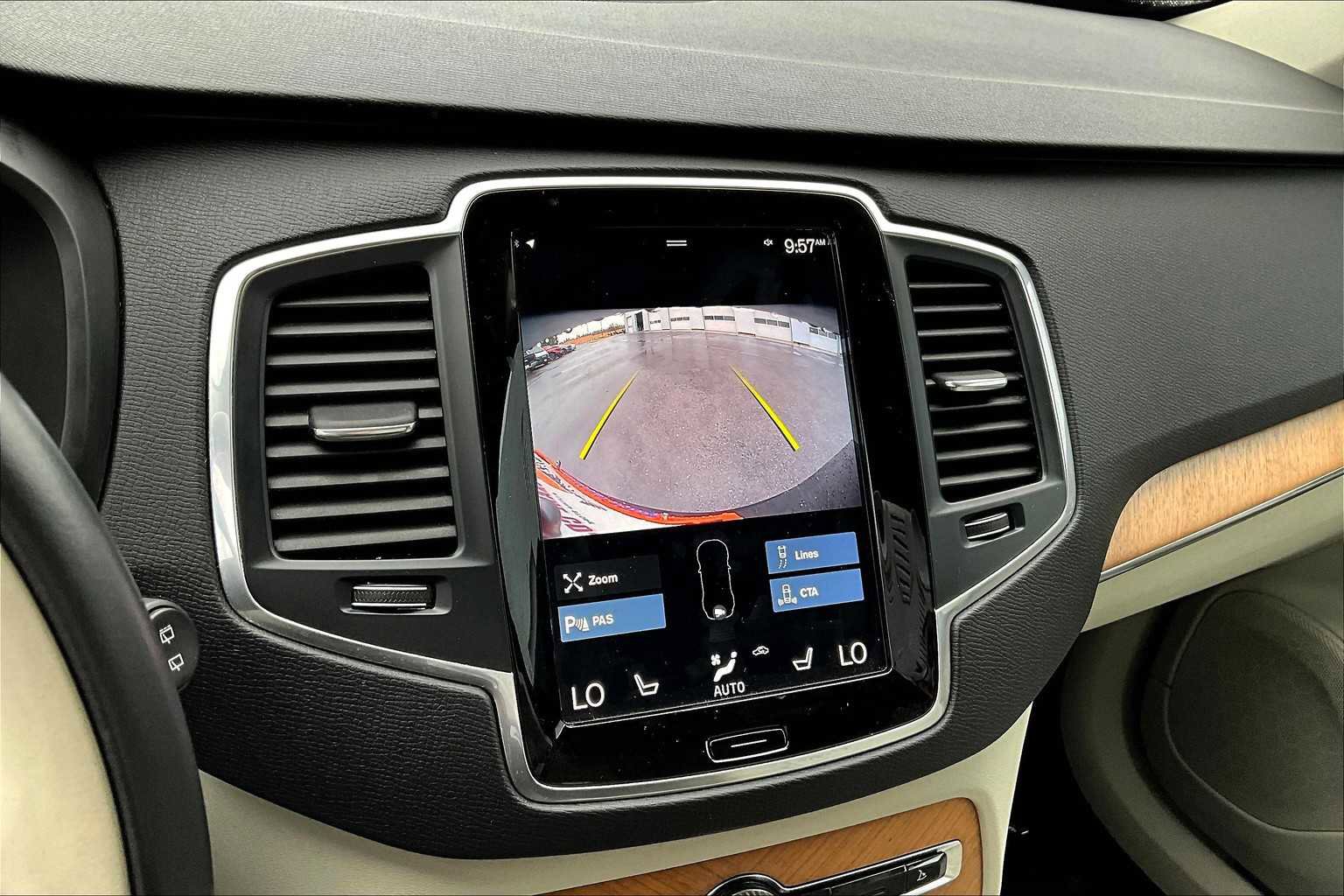 Used 2022 Volvo XC90 T6 Momentum w/ Climate Package image 27