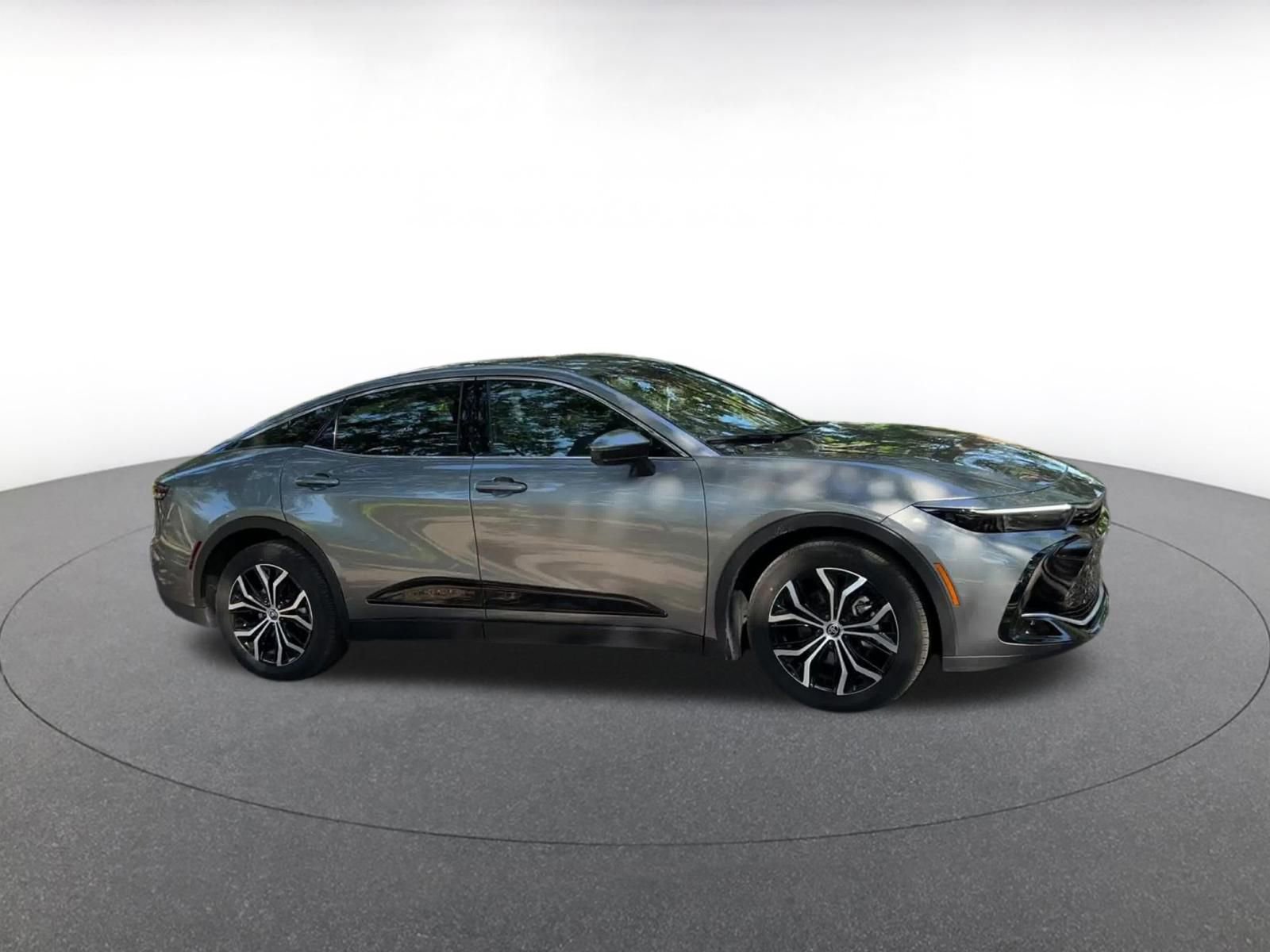 Used 2025 Toyota Crown XLE video 2