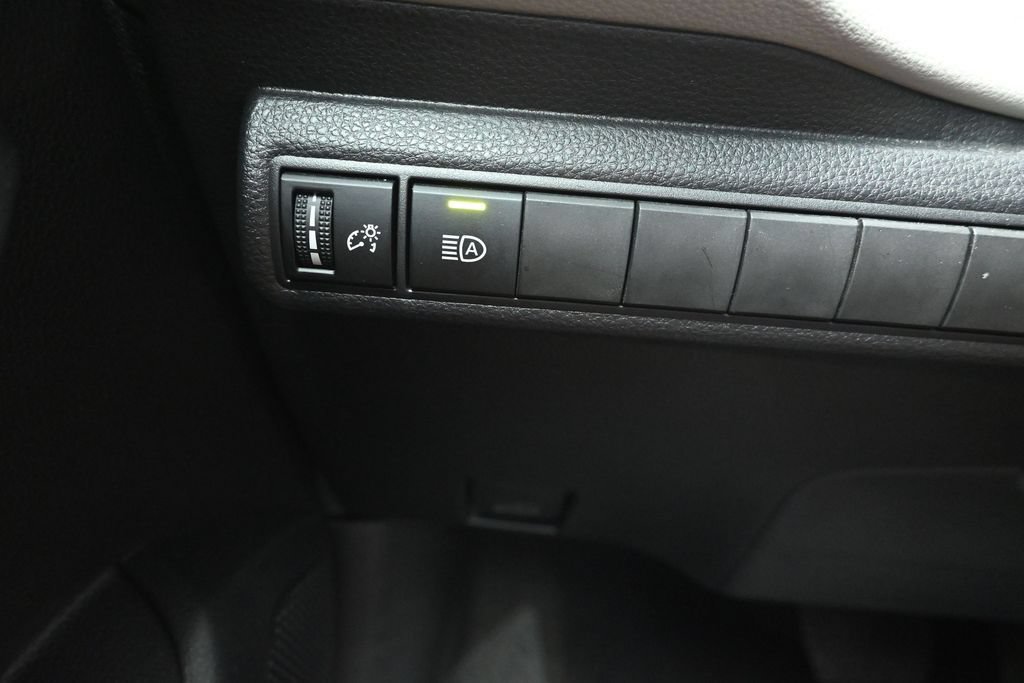 Used 2025 Toyota Corolla LE w/ Convenience Package FWD image 25