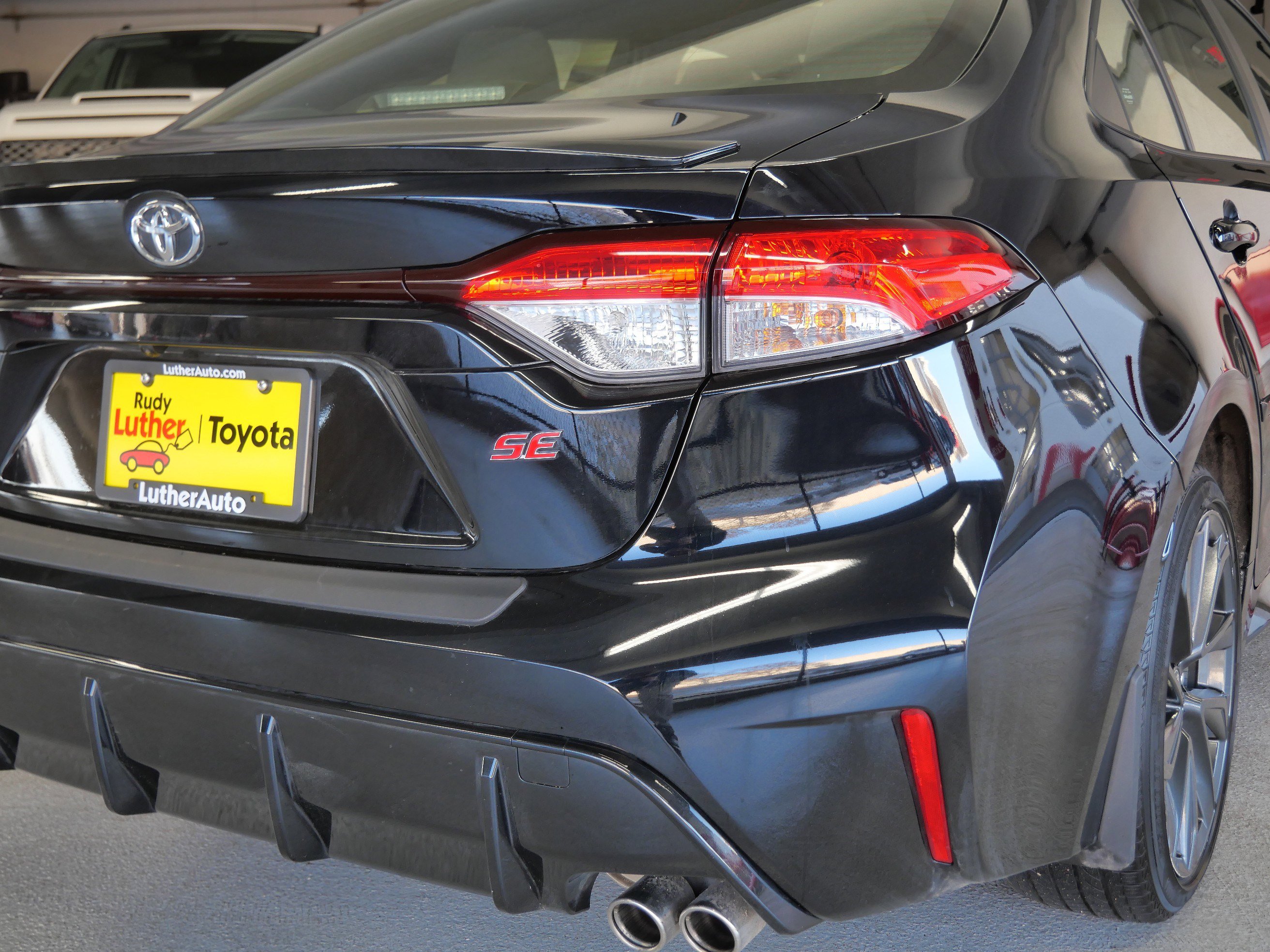 Certified 2023 Toyota Corolla SE w/ SE Premium Package image 18