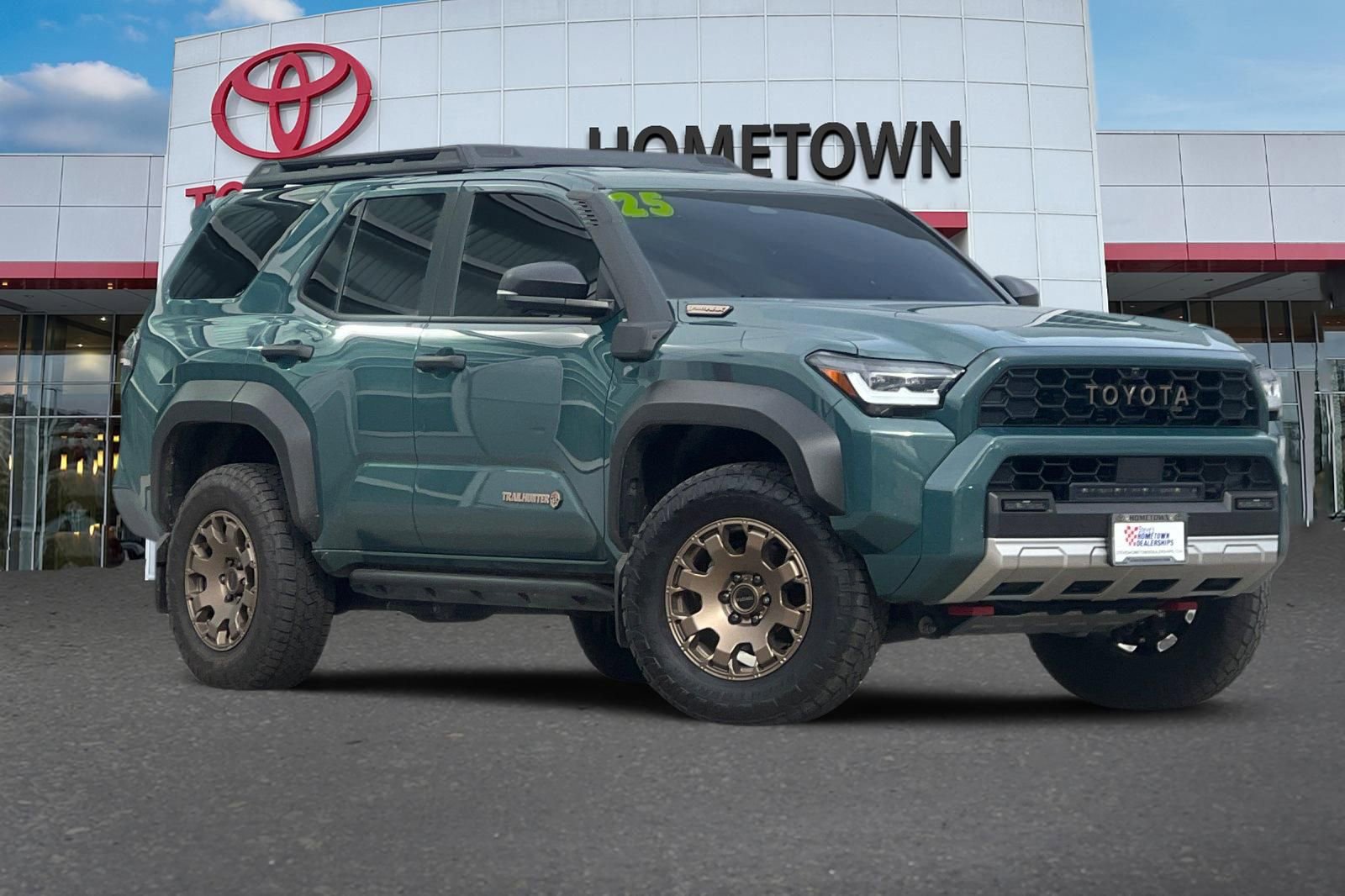 Used 2025 Toyota 4Runner Trailhunter image 2
