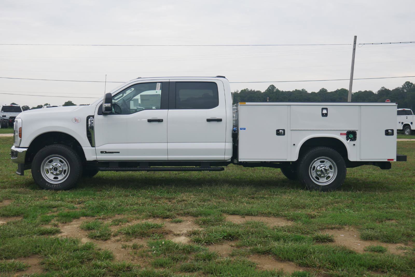 New 2025 Ford F350 XL w/ XL Chrome Package image 11