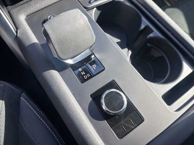 Used 2023 Land Rover Discovery S image 24