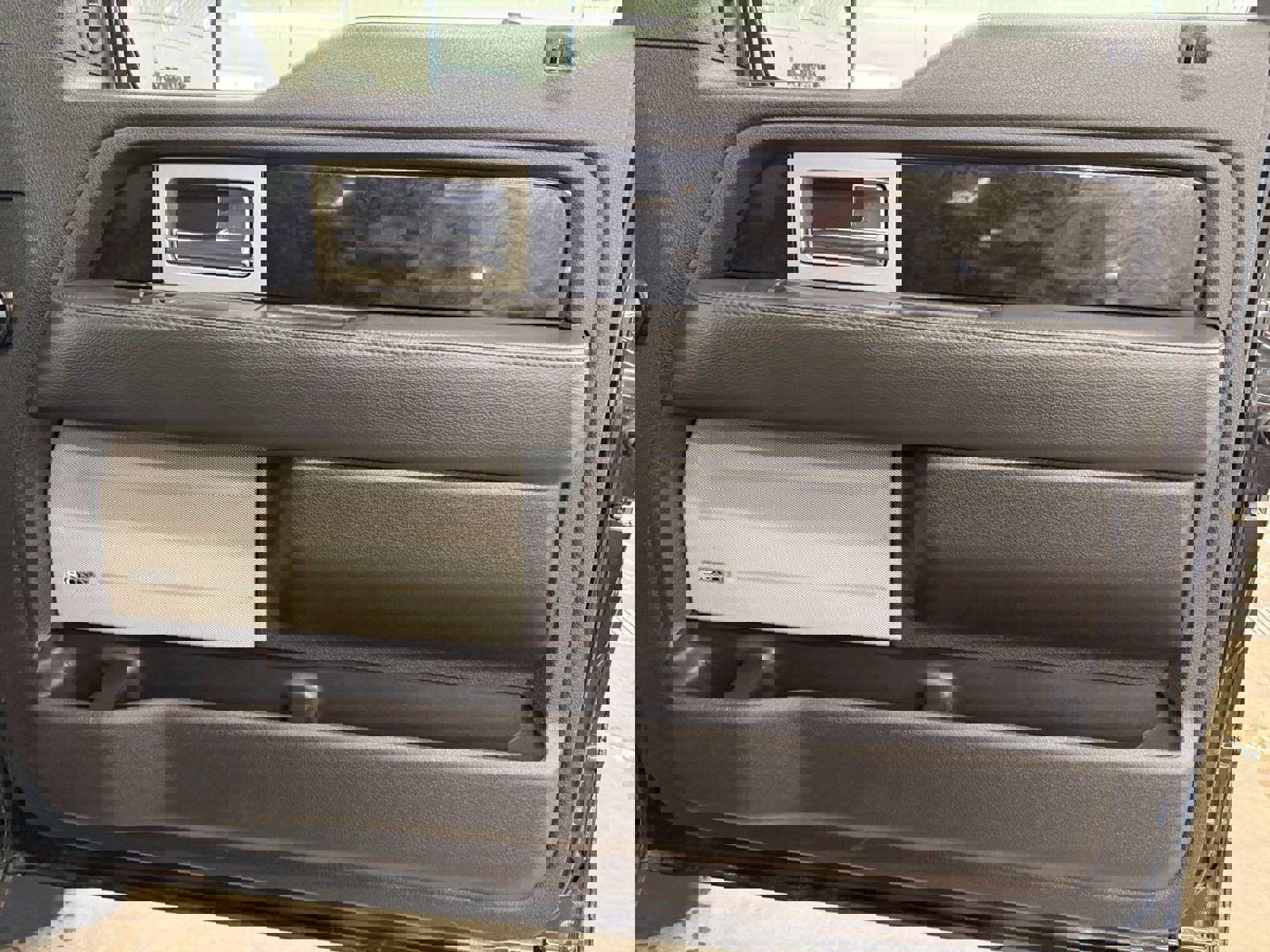 Used 2011 Ford F150 Platinum image 23