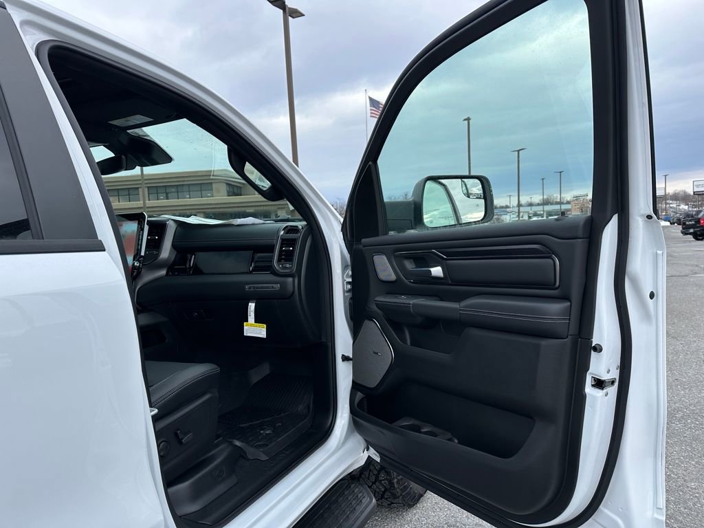 New 2026 RAM 1500 Laramie AWD/4WD image 21