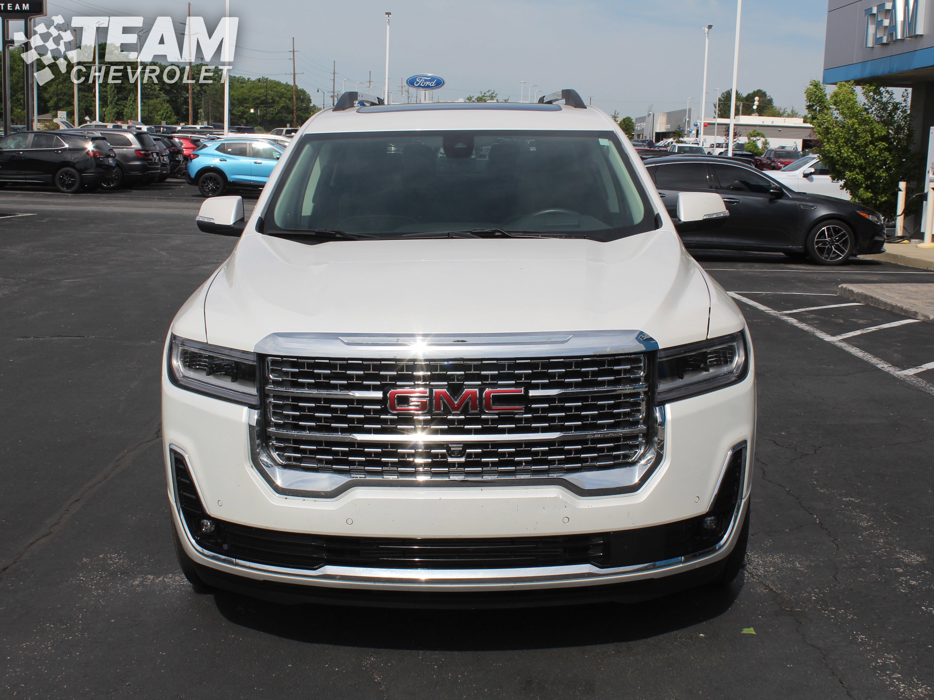 Used 2021 GMC Acadia Denali w/ Denali Ultimate Package AWD/4WD image 9