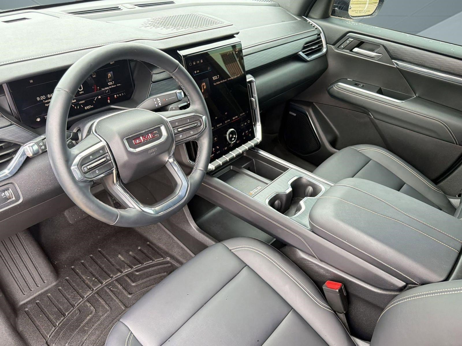 Used 2025 GMC Acadia Elevation w/ Elevation Premium Package FWD image 4