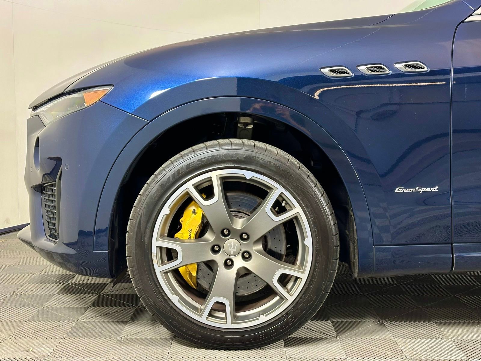 Used 2020 Maserati Levante S GranSport AWD/4WD image 9