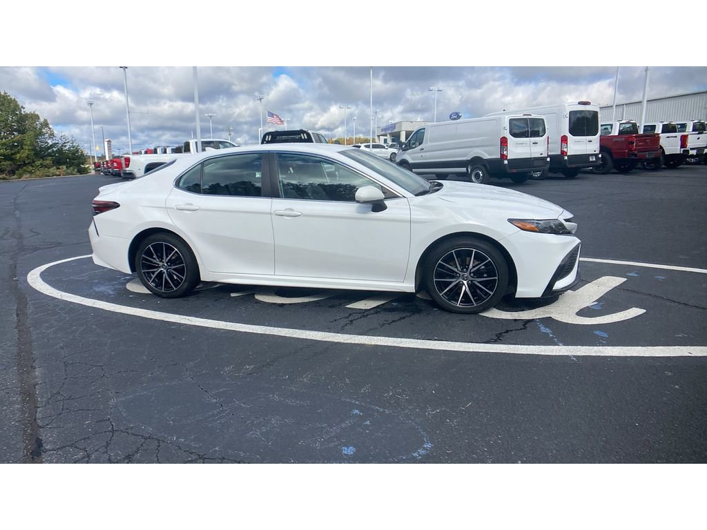 Used 2021 Toyota Camry SE image 25