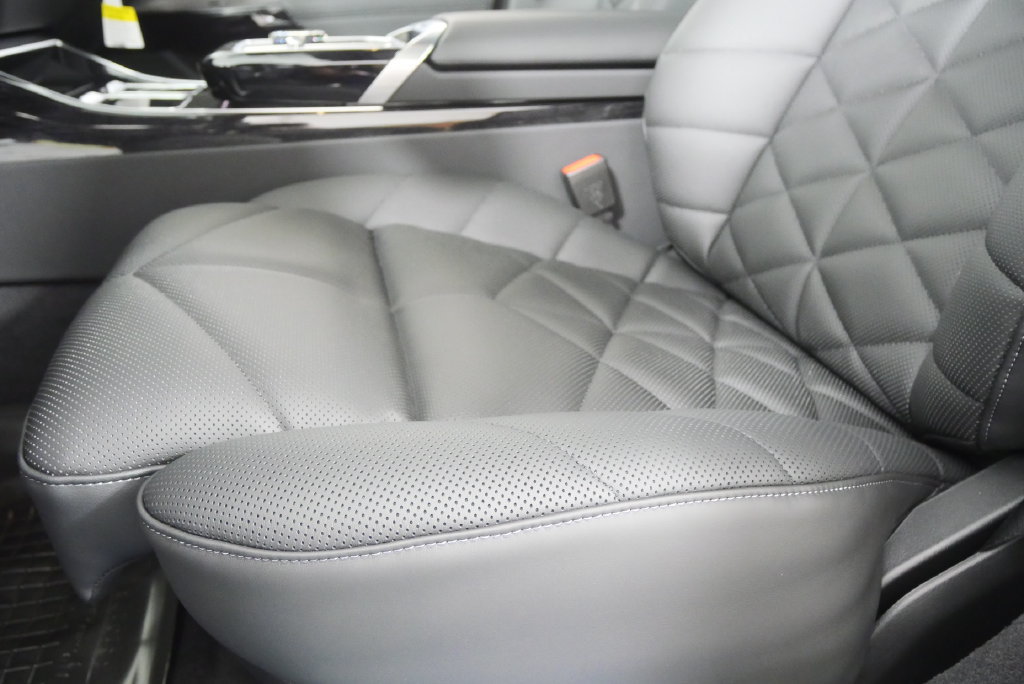 New 2026 BMW 740i RWD image 9